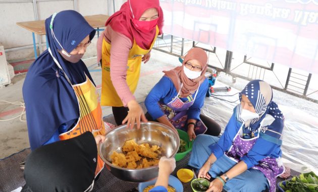 PELATIHAN OLAHAN MAKANAN DARI POKIR 